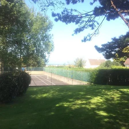 Studio, Bord De Grandcamp-Maisy